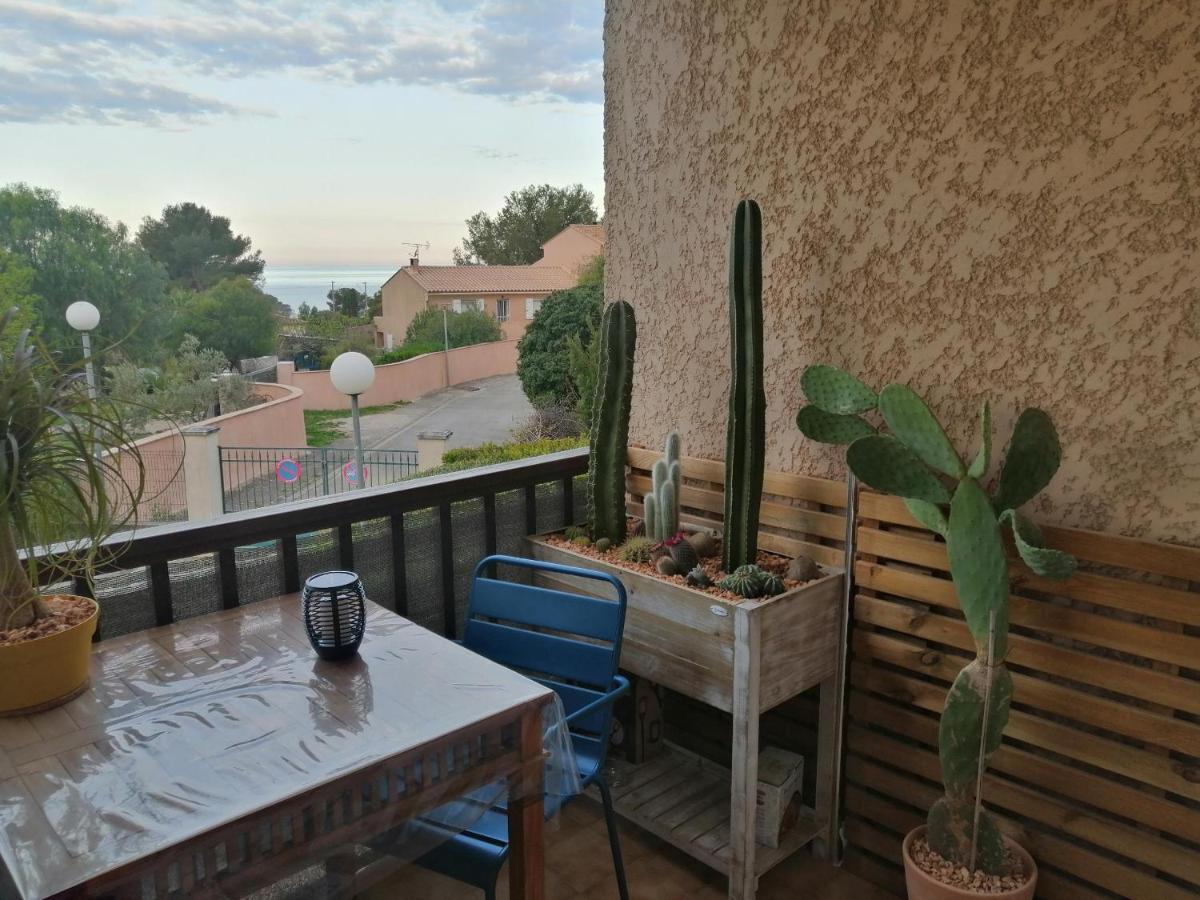 Sanary Les Gorguettes, Studio Avec Terrasse Vue Mer, A 10 Min A Pieds De La Plage Zewnętrze zdjęcie